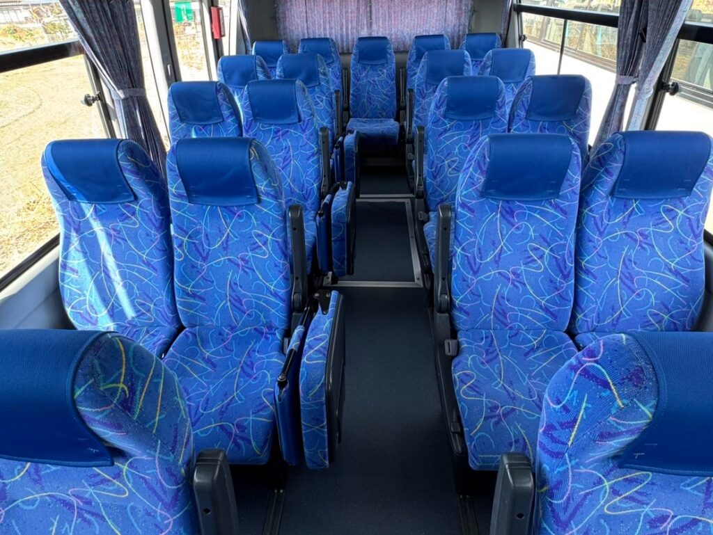 車両528